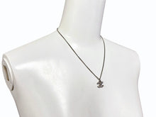 Load image into Gallery viewer, CHANEL シャネル ココマーク ネックレス 重量約5g F13V刻印 全長約43cm メタル ラインストーン クリア シルバー 美品 中古 4b009278