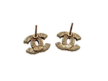 画像をギャラリービューアに読み込む, 極美品 CHANEL シャネル ココマーク ピアス 重量約2g A13S刻印 ラインストーン メタル GP ゴールド クリア 両耳用 中古 4b009281