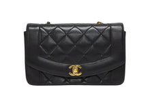 画像をギャラリービューアに読み込む, 極美品 CHANEL シャネル マトラッセ23 ダイアナ ショルダーバッグ A01165 レザー ラムスキン 2番台 ゴールド金具 ブラック 中古 4b009377