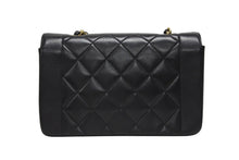 画像をギャラリービューアに読み込む, 極美品 CHANEL シャネル マトラッセ23 ダイアナ ショルダーバッグ A01165 レザー ラムスキン 2番台 ゴールド金具 ブラック 中古 4b009377