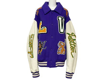 画像をギャラリービューアに読み込む, 新品同様 LOUIS VUITTON ルイヴィトン 22AW バーシティジャケット RM222 MJY HNL90E サイズ58 マルチパッチ パープル 中古 4b009394