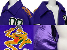 画像をギャラリービューアに読み込む, 新品同様 LOUIS VUITTON ルイヴィトン 22AW バーシティジャケット RM222 MJY HNL90E サイズ58 マルチパッチ パープル 中古 4b009394