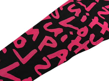Load image into Gallery viewer, 極美品 LOUIS VUITTON ルイヴィトン レギンス 09SS スティーブンスプラウス グラフティモノグラム ピンク ブラック RW091T 中古 4b009413