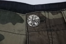 画像をギャラリービューアに読み込む, 極美品 CHROME HEARTS クロムハーツ Devil Dog Shorts デビルドッグ カーゴショーツ サイズ31 CHクロスパッチ カモフラ柄 中古 4b009472