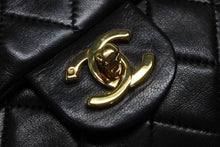 画像をギャラリービューアに読み込む, 極美品 CHANEL シャネル ミニマトラッセ チェーンショルダーバッグ ココマーク 1番台 ラムレザー ブラック ゴールド金具 中古 4b009553
