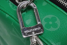 Load image into Gallery viewer, 新品同様 LOUIS VUITTON ルイヴィトン タイガラマ アルファ ウェアラブルウォレットNV ショルダーバッグ M30997 グリーン シルバー金具 中古 4b009562