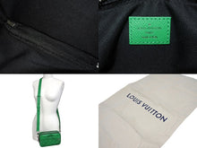 Load image into Gallery viewer, 新品同様 LOUIS VUITTON ルイヴィトン タイガラマ アルファ ウェアラブルウォレットNV ショルダーバッグ M30997 グリーン シルバー金具 中古 4b009562