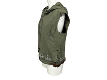 画像をギャラリービューアに読み込む, Christian Dior クリスチャンディオール ノースリーブジャケット 3P12022040 サイズ38 ラインストーン カーキ ガリアーノ期 美品 中古 4b009568