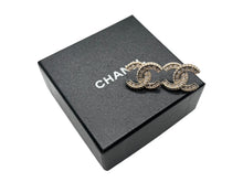 Load image into Gallery viewer, 極美品 CHANEL シャネル ココマーク ピアス アクセサリー 両耳 A18V刻印 4.8g ラインストーン GP ゴールド 中古 4b009593