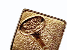 Load image into Gallery viewer, 極美品 CHANEL シャネル ココマーク ピアス 重量約2.0g 02A刻印 ターンロック マットゴールド メタル GP 両耳用 中古 4b009594