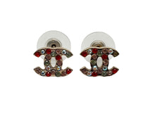 Load image into Gallery viewer, CHANEL シャネル ココマーク ピアス 重量約2.0g 04A刻印 ラインストーン メタル GP ゴールド マルチカラー 両耳用 美品 中古 4b009597