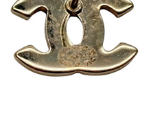 Load image into Gallery viewer, CHANEL シャネル ココマーク ピアス 重量約2.0g 04A刻印 ラインストーン メタル GP ゴールド マルチカラー 両耳用 美品 中古 4b009597