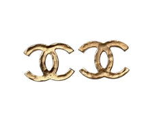 Load image into Gallery viewer, 極美品 CHANEL シャネル ココマーク ピアス 両耳 アクセサリー 07A刻印 5.2g GP マットゴールド 中古 4b009600