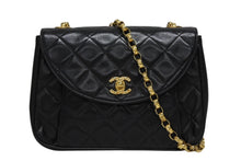 画像をギャラリービューアに読み込む, CHANEL シャネル ビジューチェーン ショルダーバッグ 2番台 ラムスキン ココマーク キルティング ブラック ゴールド金具 美品 中古 4b009611