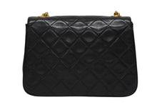 画像をギャラリービューアに読み込む, CHANEL シャネル ビジューチェーン ショルダーバッグ 2番台 ラムスキン ココマーク キルティング ブラック ゴールド金具 美品 中古 4b009611