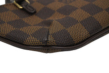 Load image into Gallery viewer, 極美品 LOUIS VUITTON ルイヴィトン マノスクGM ポーチ N51120 ダミエ エベヌ PVC レザー ゴールド金具 中古 4b009636