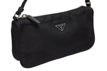 画像をギャラリービューアに読み込む, PRADA プラダ ハンドバッグ アクセサリーポーチ トライアングルロゴ イタリア製 ナイロン ブラック シルバー金具 美品 中古 4b009645