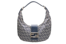 Load image into Gallery viewer, FENDI フェンディ ズッキーノ ワンショルダーバッグ イタリア製 キャンバス レザー グレー ネイビー シルバー金具 美品 中古 4b012450