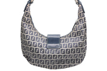 Load image into Gallery viewer, FENDI フェンディ ズッキーノ ワンショルダーバッグ イタリア製 キャンバス レザー グレー ネイビー シルバー金具 美品 中古 4b012450