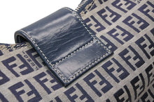 Load image into Gallery viewer, FENDI フェンディ ズッキーノ ワンショルダーバッグ イタリア製 キャンバス レザー グレー ネイビー シルバー金具 美品 中古 4b012450