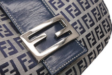 Load image into Gallery viewer, FENDI フェンディ ズッキーノ ワンショルダーバッグ イタリア製 キャンバス レザー グレー ネイビー シルバー金具 美品 中古 4b012450