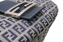 Load image into Gallery viewer, FENDI フェンディ ズッキーノ ワンショルダーバッグ イタリア製 キャンバス レザー グレー ネイビー シルバー金具 美品 中古 4b012450