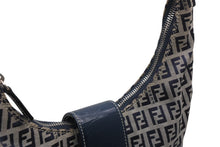 Load image into Gallery viewer, FENDI フェンディ ズッキーノ ワンショルダーバッグ イタリア製 キャンバス レザー グレー ネイビー シルバー金具 美品 中古 4b012450
