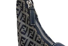 Load image into Gallery viewer, FENDI フェンディ ズッキーノ ワンショルダーバッグ イタリア製 キャンバス レザー グレー ネイビー シルバー金具 美品 中古 4b012450