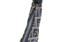 Load image into Gallery viewer, FENDI フェンディ ズッキーノ ワンショルダーバッグ イタリア製 キャンバス レザー グレー ネイビー シルバー金具 美品 中古 4b012450