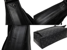 画像をギャラリービューアに読み込む, LOUIS VUITTON ルイヴィトン モノグラム エクリプス オディセ メッセンジャーPM ショルダーバッグ M44223 ブラック 美品 中古 4b009676