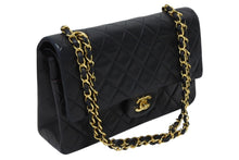 画像をギャラリービューアに読み込む, CHANEL シャネル マトラッセ ダブルフラップ25 ショルダーバッグ 2番台 ラムスキン ブラック ゴールド金具 美品 中古 4b009682