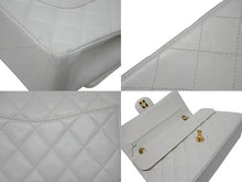 画像をギャラリービューアに読み込む, 極美品 CHANEL シャネル チェーンショルダーバッグ マトラッセ25 ココマーク ラムスキン 5番台 1998年 Wフラップ ホワイト 中古 4b009684