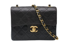 画像をギャラリービューアに読み込む, CHANEL シャネル ミニマトラッセ17 Sフラップ Sチェーンショルダーバッグ A01115 4番台 ラムスキン ココマーク ブラック 良品 中古 4b009698