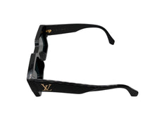 画像をギャラリービューアに読み込む, LOUIS VUITTON ルイヴィトン LVクラッシュスクエア サングラス Z1579E TV0284 ブラック ゴールド金具 美品 中古 4b009744