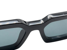 画像をギャラリービューアに読み込む, LOUIS VUITTON ルイヴィトン LVクラッシュスクエア サングラス Z1579E TV0284 ブラック ゴールド金具 美品 中古 4b009744