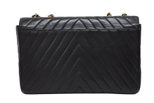 画像をギャラリービューアに読み込む, CHANEL シャネル Vステッチ チェーンショルダーバッグ ラムスキン ココマーク ブラック ゴールド金具 良品 中古 4b009761