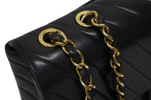 画像をギャラリービューアに読み込む, CHANEL シャネル Vステッチ チェーンショルダーバッグ ラムスキン ココマーク ブラック ゴールド金具 良品 中古 4b009761