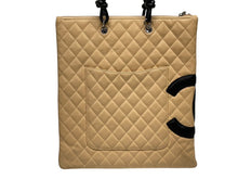 画像をギャラリービューアに読み込む, CHANEL シャネル カンボンライン フラット トートバッグ 9番台 カーフスキン ココマーク ベージュ ブラック シルバー金具 美品 中古 4b009768