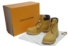 Load image into Gallery viewer, 新品未使用 LOUIS VUITTON ルイヴィトン × Timberland ティンバーランド モノグラム 6インチブーツ LV-TMB-0003 サイズ10 エンボス 中古 4b009779
