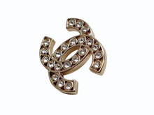 Load image into Gallery viewer, 極美品 CHANEL シャネル ココマーク ピアス 重量約9.0g B23S刻印 ラインストーン クリア ゴールド メタル GP 両耳用 中古 4b009793