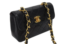 画像をギャラリービューアに読み込む, CHANEL シャネル ミニミニマトラッセ14 チェーンショルダーバッグ 1番台 ラムスキン ココマーク ブラック ゴールド金具 美品 中古 4b009803