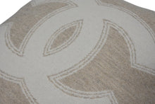 画像をギャラリービューアに読み込む, 極美品 CHANEL シャネル ココマーク デカロゴ クッション ウール カシミヤ ベージュ アイボリー 中古 4b009808