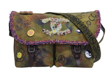 画像をギャラリービューアに読み込む, 極美品 CHANEL シャネル エンブロイダリー メッセンジャーバッグ 20番台 A92790 グラフィティ カーキ ココマーク 中古 4b009831