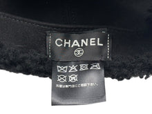 画像をギャラリービューアに読み込む, 新品未使用 CHANEL シャネル パイル キャップ 帽子 2025年 秋冬 ココマーク ウール ゴートレザー ブラック ホワイト 中古 4b009835