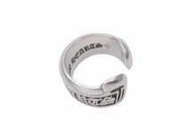 画像をギャラリービューアに読み込む, CHROME HEARTS クロムハーツ SM SCROLL LABEL スクロールラベルリング スモール 重量約9.4g サイズ9号 シルバー925 美品 中古 4b009926