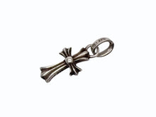 画像をギャラリービューアに読み込む, CHROME HEARTS クロムハーツ CHクロス ベビーファット チャーム ペンダントトップ 重量2.0g シルバー 2004/.925刻印 美品 中古 4b009932