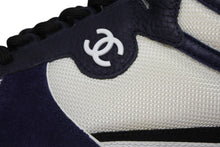 Load image into Gallery viewer, 新品同様 CHANEL シャネル ハイカットスニーカー ココマーク W G38804 ファブリック スエードカーフスキン ラバースキン 中古 4b009949