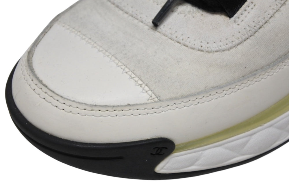 CHANEL CHANEL Low-cut sneakers G35617 Regular price 98019 yen Mixed fiber calfskin White Black Size 38 1/2 Good condition Used 4b009951