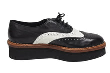 画像をギャラリービューアに読み込む, 新品同様 TOD'S トッズ ウィングチップシューズ W-tip 靴 レザー ラバーソール ブラック ホワイト ブラウン サイズ38 1/2 中古 4b009959