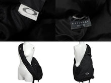 画像をギャラリービューアに読み込む, OAKLEY オークリー SLING BAG スリングバッグ ワンショルダーバッグ ナイロン ブラック メタルロゴ 刺繍ロゴ 美品 中古 4b009998